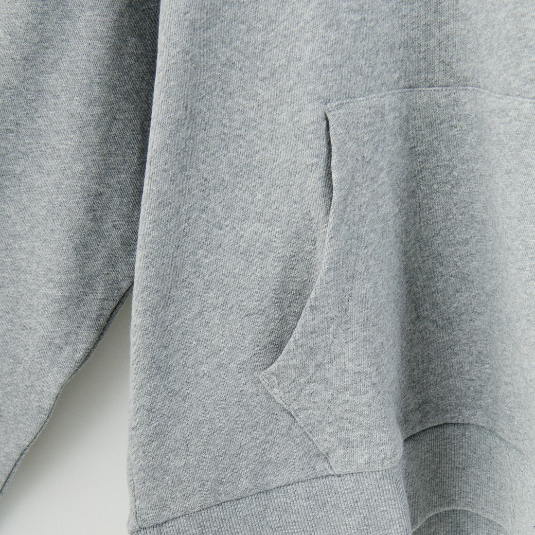 MANHATTAN PORTAGE [マンハッタンポーテージ] 別注 フードロゴ刺繍 スウェットパーカー [25FWMP-IN71-JF] H.GRAY