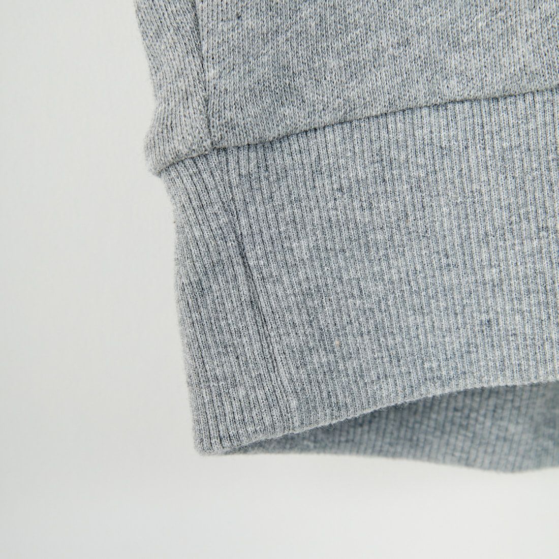 MANHATTAN PORTAGE [マンハッタンポーテージ] 別注 フードロゴ刺繍 スウェットパーカー [25FWMP-IN71-JF] H.GRAY