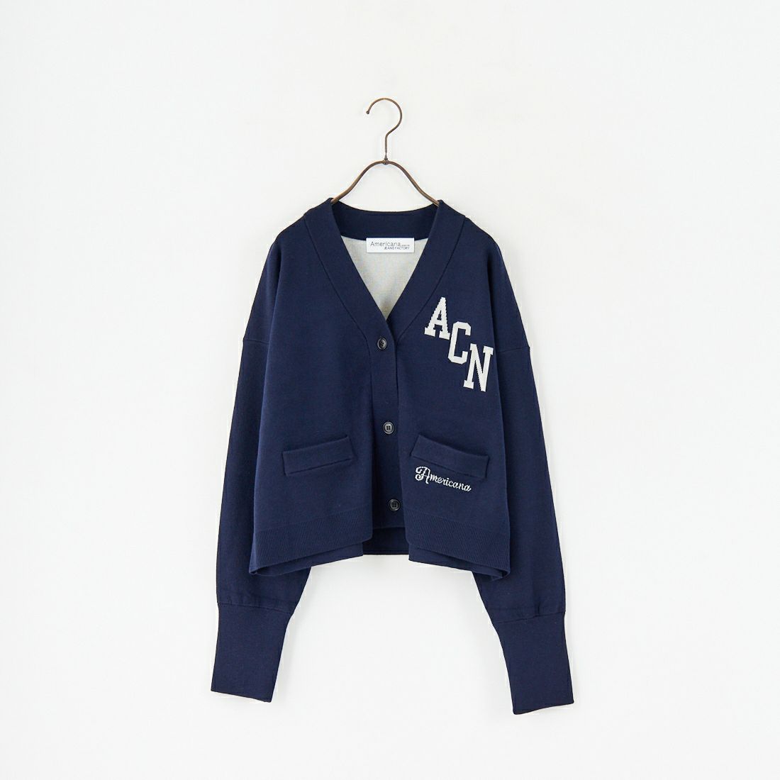 Americana × JEANS FACTORY [アメリカーナ × ジーンズファクトリー] 別注 フロントロゴ ショート丈Vネックカーディガン [ASO-C-004-1-JF] ﾈｲﾋﾞｰ
