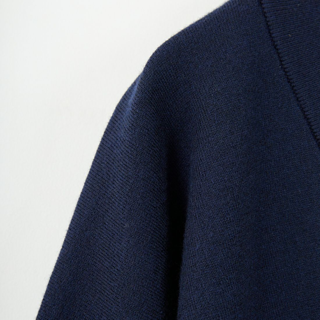 Americana × JEANS FACTORY [アメリカーナ × ジーンズファクトリー] 別注 フロントロゴ ショート丈Vネックカーディガン [ASO-C-004-1-JF] ﾈｲﾋﾞｰ