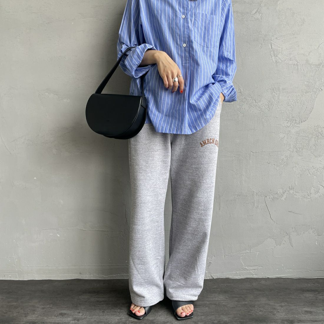 Americana × JEANS FACTORY [アメリカーナ × ジーンズファクトリー] 別注 カレッジロゴ スウェットパンツ [BRF-788A-1-JF] ﾓｸｸﾞﾚｰ &&モデル身長：160cm 着用サイズ：ONE SIZE&&