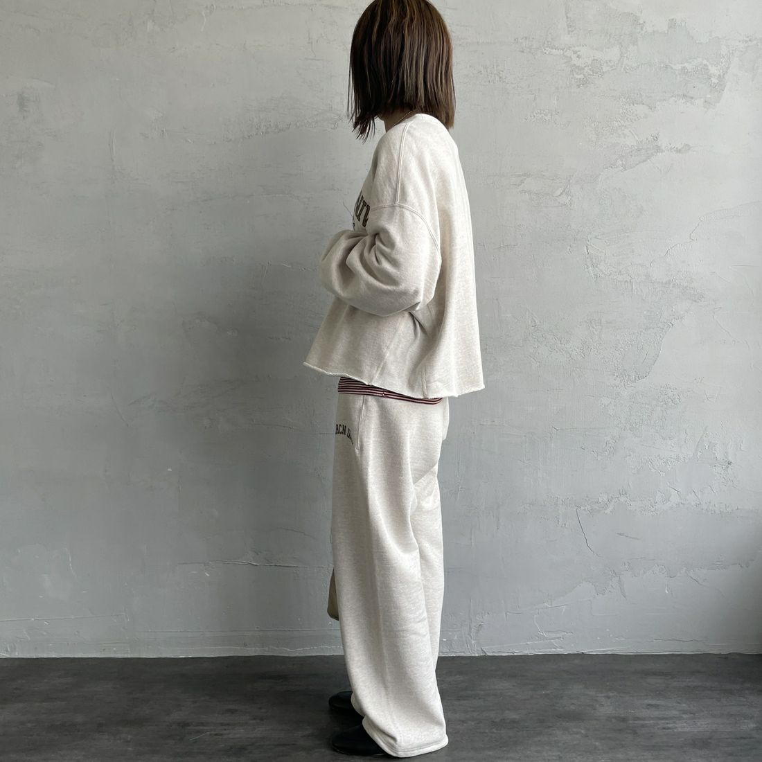 Americana × JEANS FACTORY [アメリカーナ × ジーンズファクトリー] 別注 カレッジロゴ スウェットパンツ [BRF-788A-1-JF] ｵｰﾄﾐｰﾙ &&モデル身長：158cm 着用サイズ：ONE SIZE&&