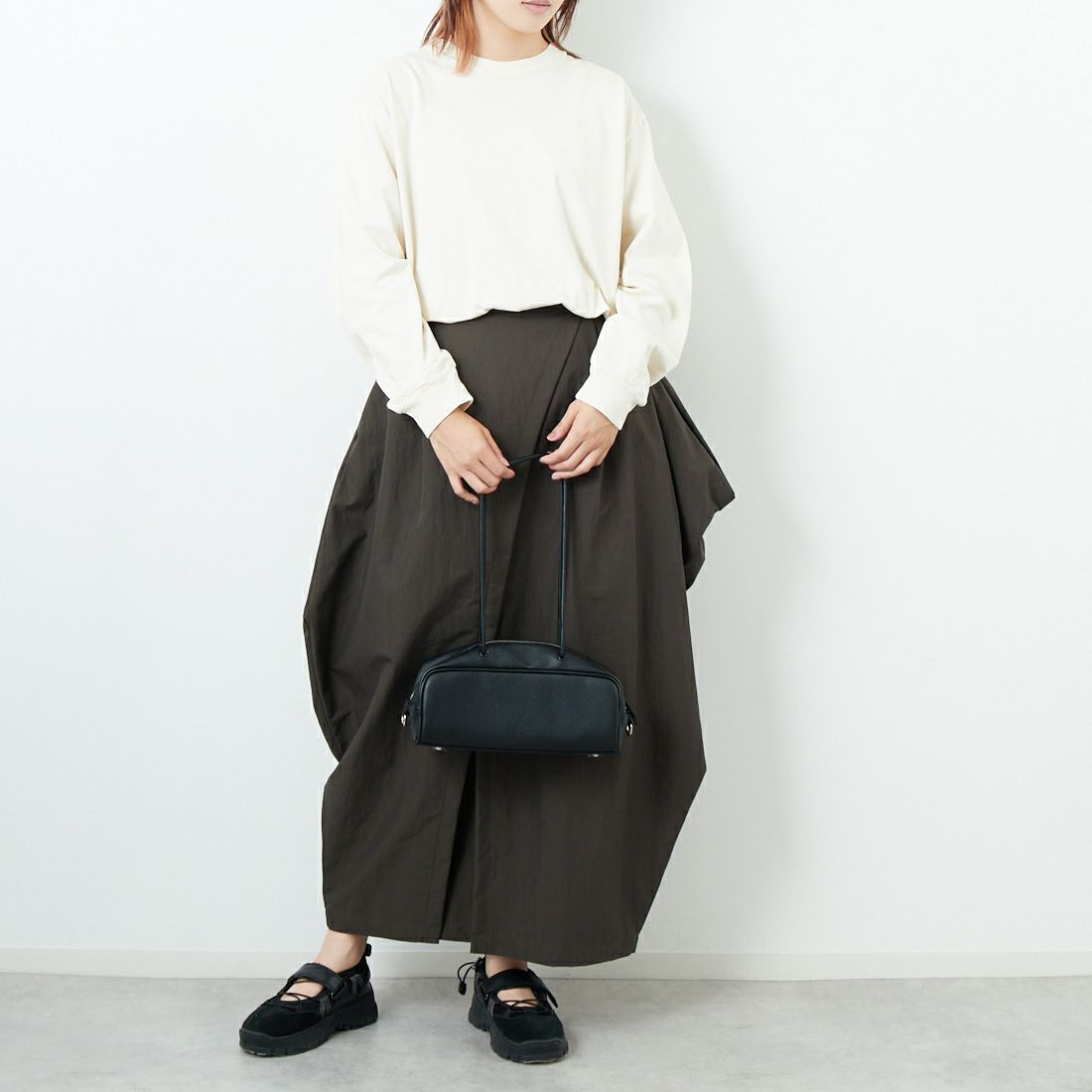 blurhms ROOTSTOCK [ブラームス ルーツストック] クラシックロングスリーブTシャツ [BROOTS25S28F25] 01 D.IVORY &&モデル身長：168cm 着用サイズ：2&&