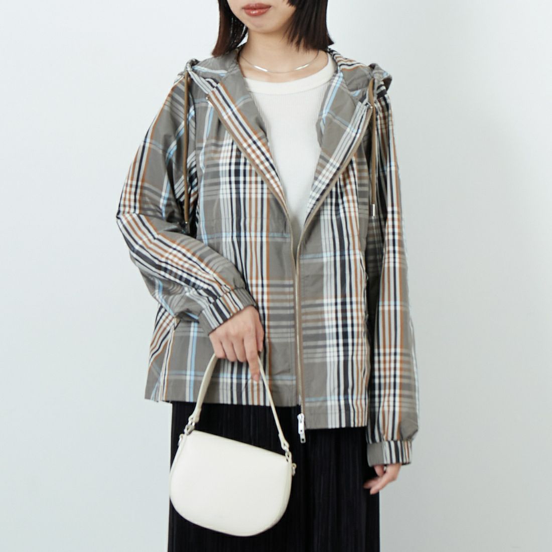 BEG BROWN&&モデル身長：162cm 着用サイズ：M&&