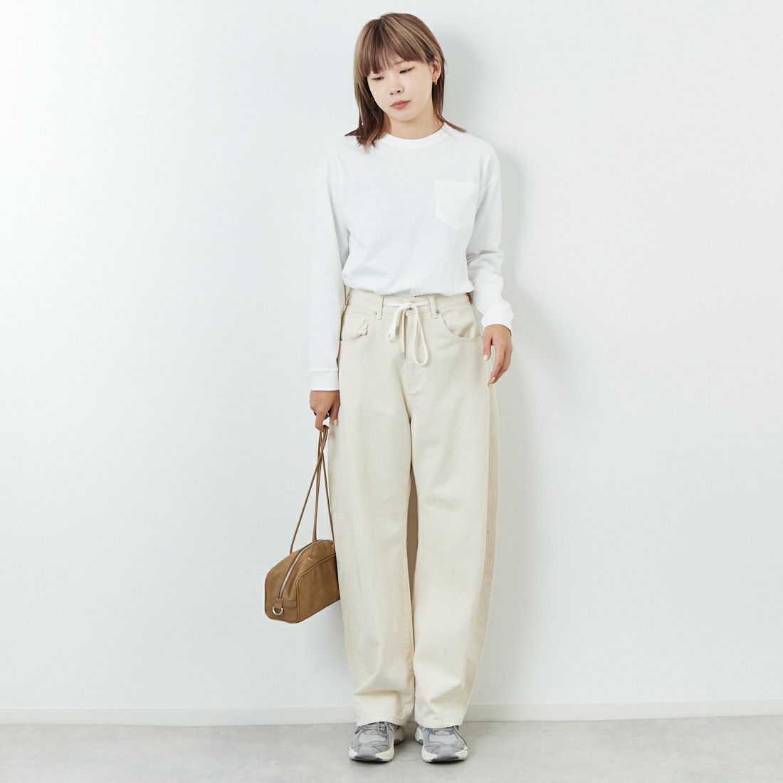 THE NORTH FACE PURPLE LABEL [ザ ノースフェイス パープルレーベル] 8オンスフィールド ロングスリーブポケットTシャツ [N25FT063] OW OFF WHI &&モデル身長：167cm 着用サイズ：WS&&