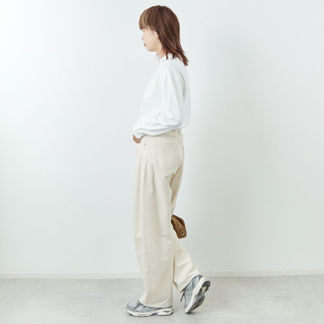 THE NORTH FACE PURPLE LABEL [ザ ノースフェイス パープルレーベル] 8オンスフィールド ロングスリーブポケットTシャツ [N25FT063] OW OFF WHI &&モデル身長：167cm 着用サイズ：WS&&