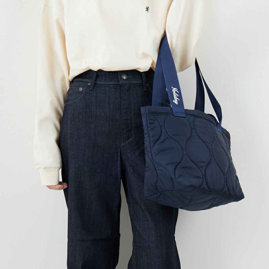 HOLIDAY [ホリデイ] ミリタリーキルティングバッグ [25203021] NAVY