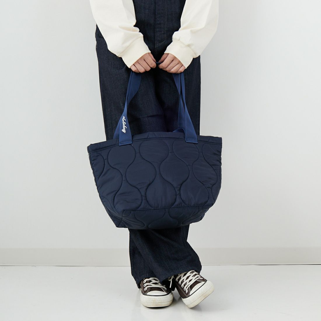 HOLIDAY [ホリデイ] ミリタリーキルティングバッグ [25203021] NAVY