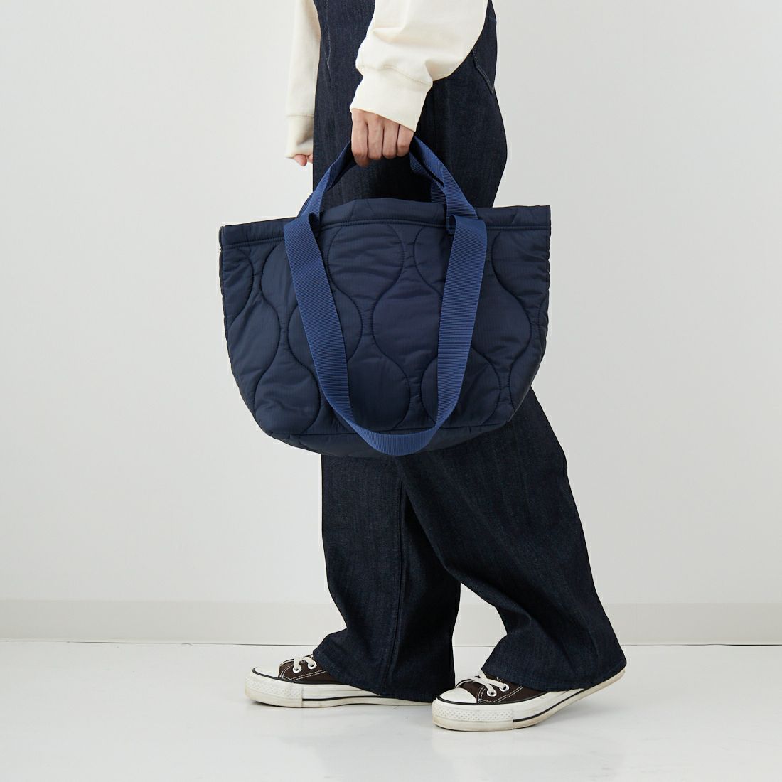 HOLIDAY [ホリデイ] ミリタリーキルティングバッグ [25203021] NAVY