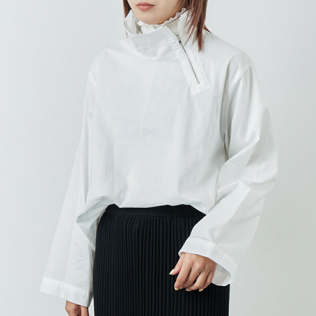 mizuiro ind [ミズイロインド] リブハイネックカラープルオーバー [3-230105] 11 O.WHITE &&モデル身長：167cm 着用サイズ：F&&