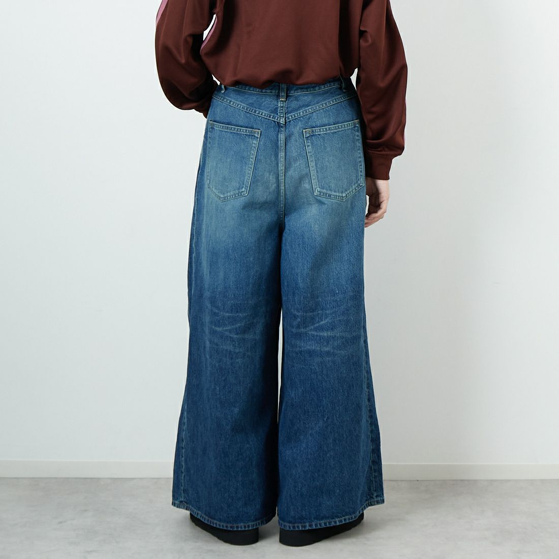 Needles [ニードルズ] ヒザデルバギーデニムパンツ [RW233] A INDIGO &&モデル身長：162cm 着用サイズ：1&&