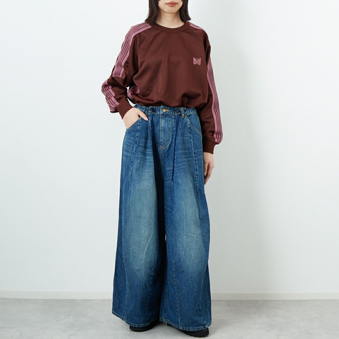 Needles [ニードルズ] ヒザデルバギーデニムパンツ [RW233] A INDIGO &&モデル身長：162cm 着用サイズ：1&&