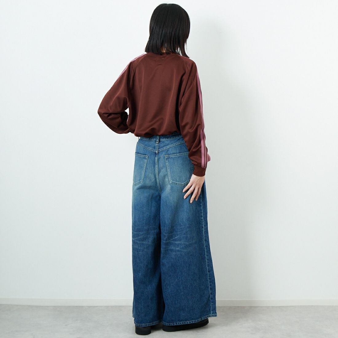 Needles [ニードルズ] ヒザデルバギーデニムパンツ [RW233] A INDIGO &&モデル身長：162cm 着用サイズ：1&&