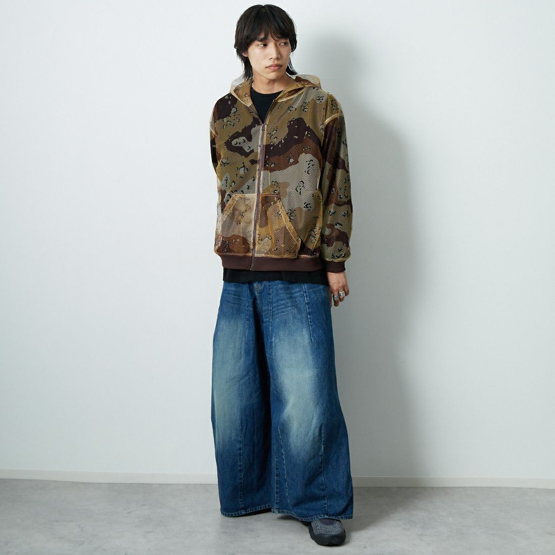 Needles [ニードルズ] ヒザデルバギーデニムパンツ [RW233] A INDIGO &&モデル身長：179cm 着用サイズ：S&&