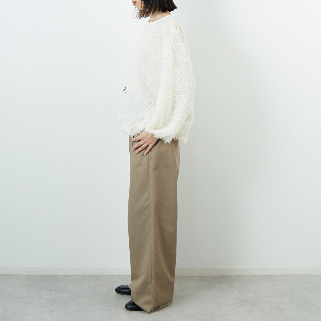 STELLA CIFFON [ステラシフォン] シアーカットジャガードブラウス [ST3-26406] 02 WHITE &&モデル身長：162cm 着用サイズ：36&&