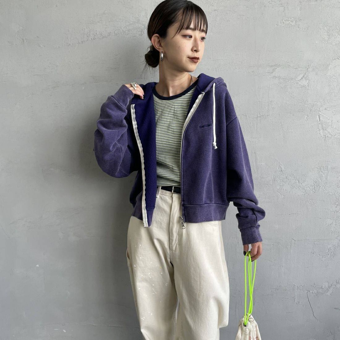 Health knit [ヘルスニット] 別注 ショート丈 クラシックスウェットジップパーカー [HR25F-L270IN-JF] NAVY &&モデル身長：150cm 着用サイズ：F&&