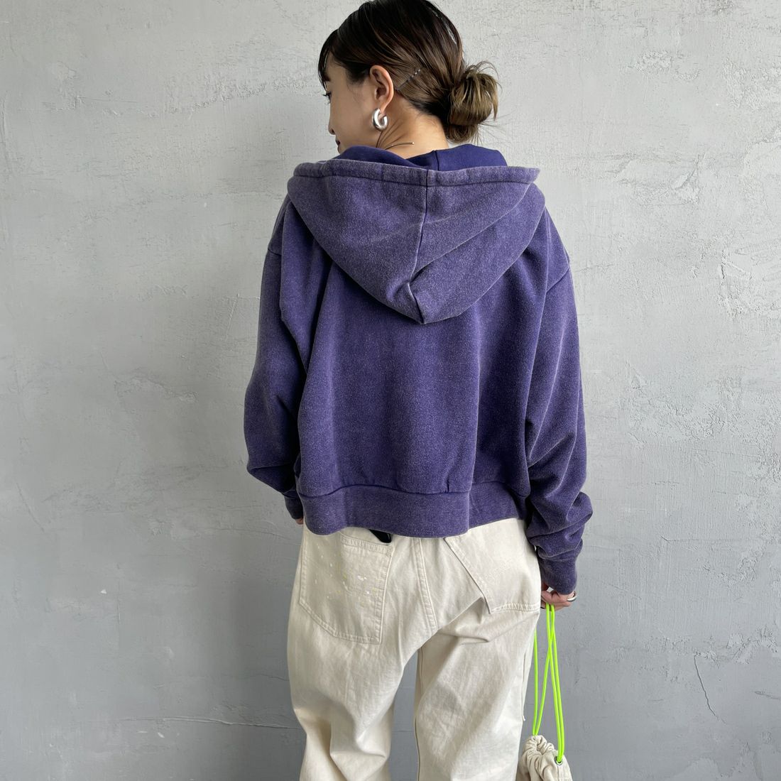 Health knit [ヘルスニット] 別注 ショート丈 クラシックスウェットジップパーカー [HR25F-L270IN-JF] NAVY &&モデル身長：150cm 着用サイズ：F&&