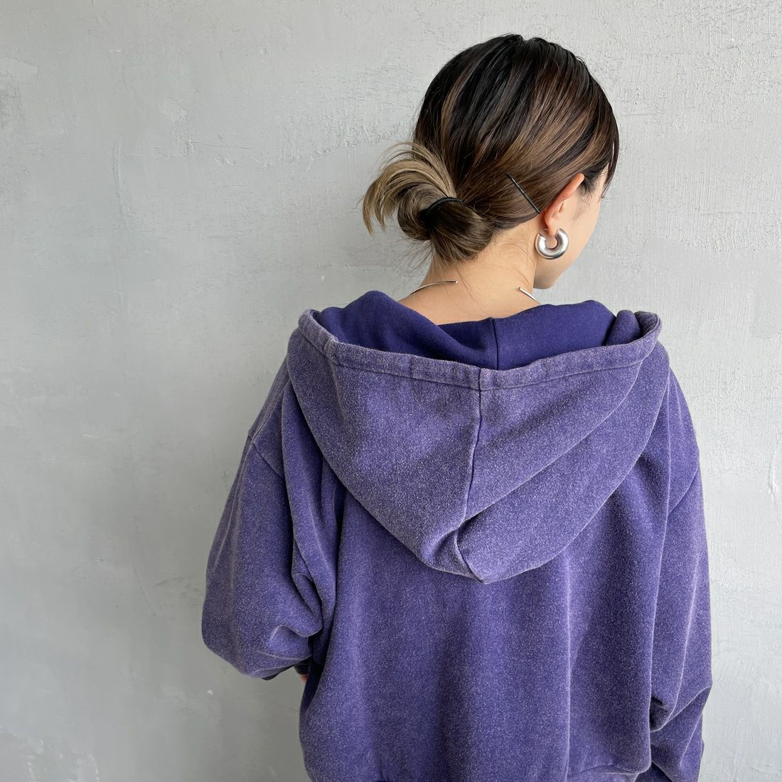 Health knit [ヘルスニット] 別注 ショート丈 クラシックスウェットジップパーカー [HR25F-L270IN-JF] NAVY &&モデル身長：150cm 着用サイズ：F&&