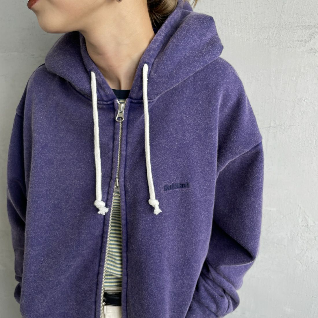 Health knit [ヘルスニット] 別注 ショート丈 クラシックスウェットジップパーカー [HR25F-L270IN-JF] NAVY &&モデル身長：150cm 着用サイズ：F&&