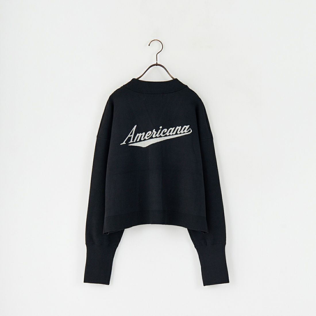 Americana × JEANS FACTORY [アメリカーナ × ジーンズファクトリー] 別注 バックロゴ ショート丈Vネックカーディガン [ASO-C-004-2-JF] ﾌﾞﾗｯｸ
