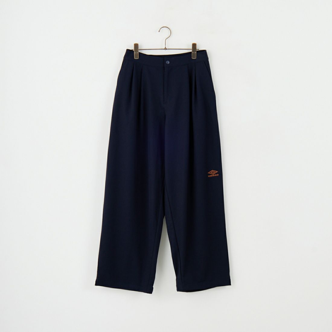 UMBRO [アンブロ] 別注 ワンポイント刺繍ロゴ トラックパンツ [KBT126-NK-PT2-MS-JF] NAVY