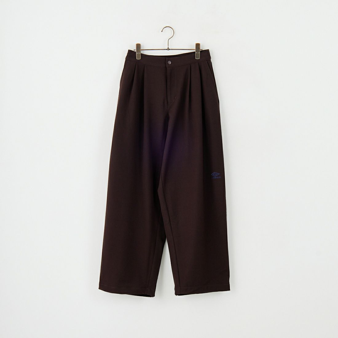 UMBRO [アンブロ] 別注 ワンポイント刺繍ロゴ トラックパンツ [KBT126-NK-PT2-MS-JF] BROWN