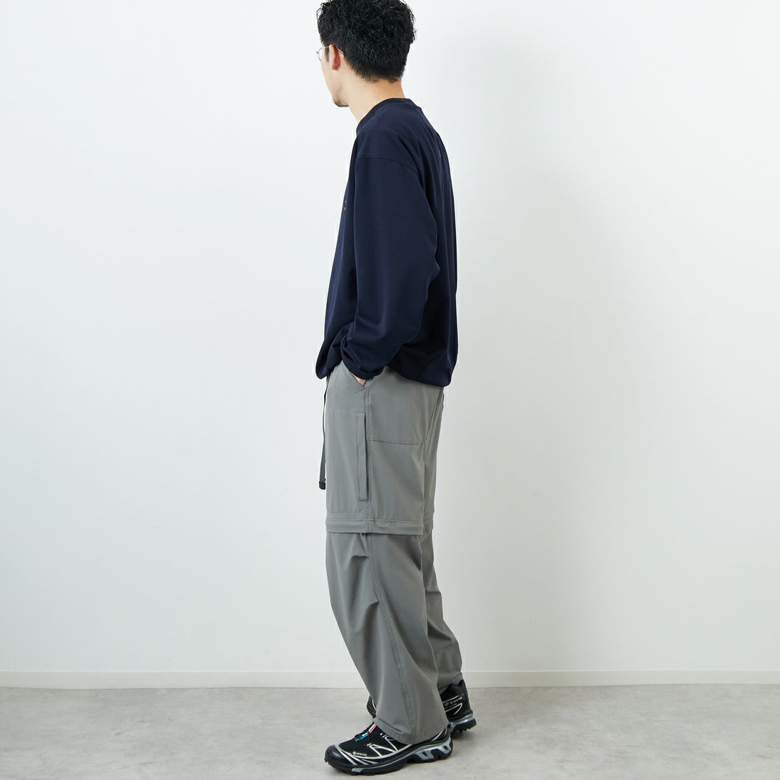 UMBRO [アンブロ] 別注 ワンポイント刺繍ロゴ ドローコードスウェット [KBT126-NK-PO2-MS-JF] NAVY &&モデル身長：168cm 着用サイズ：L&&