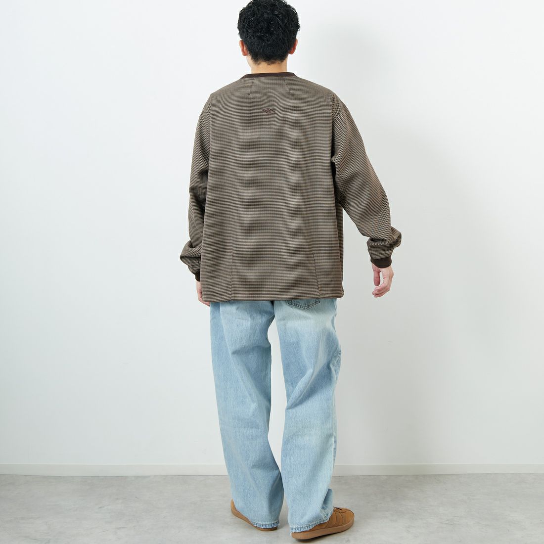 UMBRO [アンブロ] 別注 ワンポイント刺繍ロゴ ドローコードスウェット [KBT126-NK-PO2-MS-JF] CHECK &&モデル身長：168cm 着用サイズ：L&&