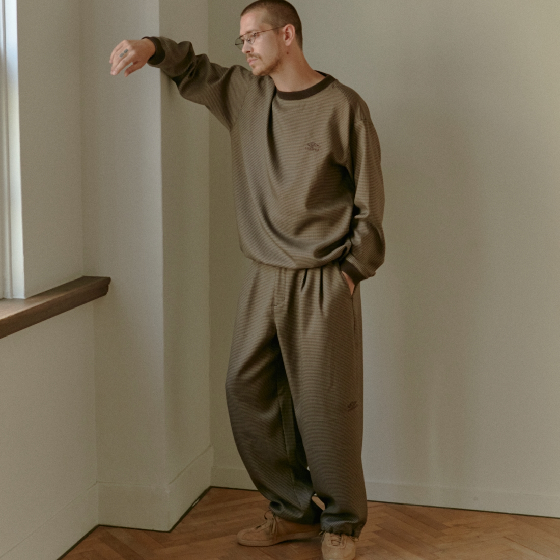 UMBRO [アンブロ] 別注 ワンポイント刺繍ロゴ ドローコードスウェット [KBT126-NK-PO2-MS-JF] CHECK