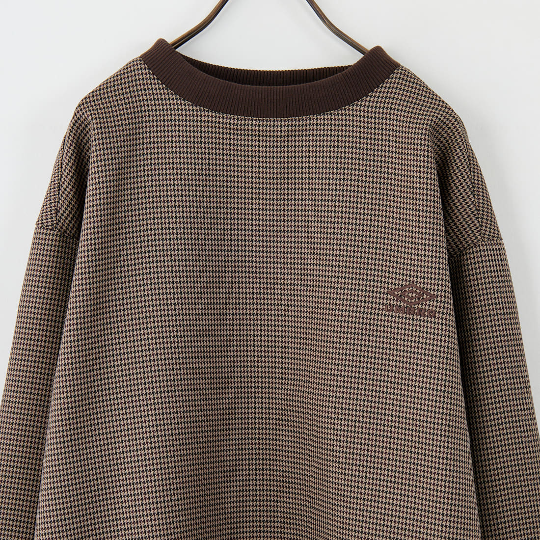 UMBRO [アンブロ] 別注 ワンポイント刺繍ロゴ ドローコードスウェット [KBT126-NK-PO2-MS-JF] CHECK