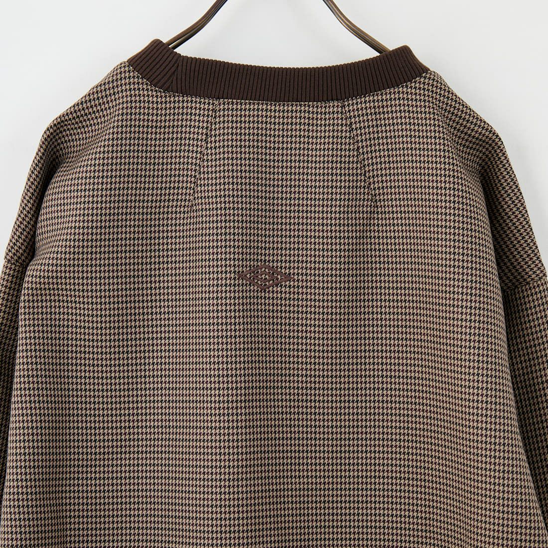 UMBRO [アンブロ] 別注 ワンポイント刺繍ロゴ ドローコードスウェット [KBT126-NK-PO2-MS-JF] CHECK