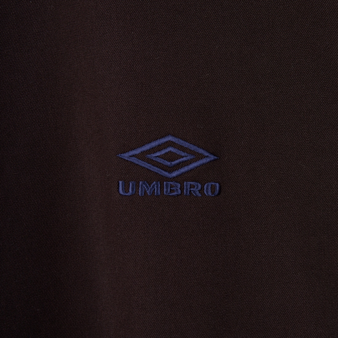 UMBRO [アンブロ] 別注 ワンポイント刺繍ロゴ ドローコードスウェット [KBT126-NK-PO2-MS-JF] BROWN