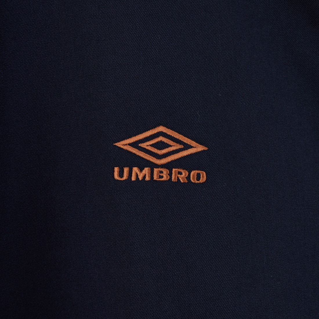 UMBRO [アンブロ] 別注 ワンポイント刺繍ロゴ ドローコードスウェット [KBT126-NK-PO2-MS-JF] NAVY