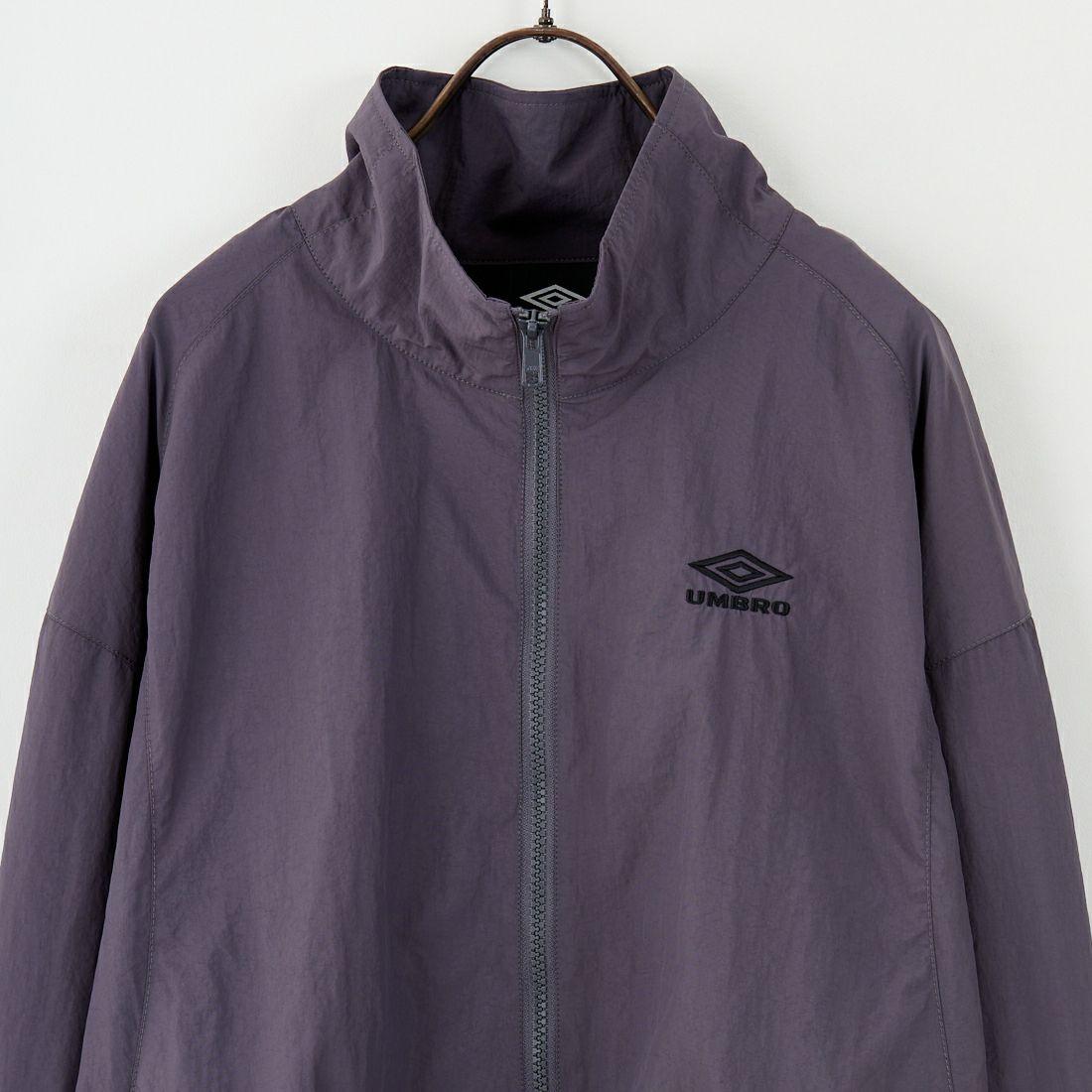 UMBRO [アンブロ] 別注 ナイロントラックブルゾン [KBT126-NK-JK1-MS-JF] GRAY