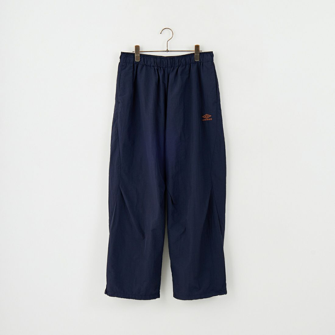 UMBRO [アンブロ] 別注 ナイロントラックパンツ [KBT126-NK-PT1-MS-JF] NAVY