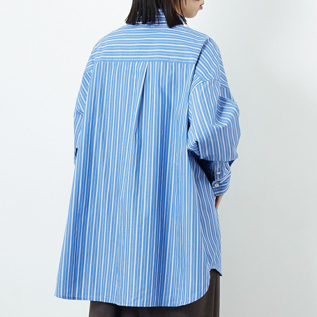 USINE [ユジーヌ] オーバーサイズドレスシャツ [IN1-SH-5] BLU ST &&モデル身長：162cm 着用サイズ：F&&