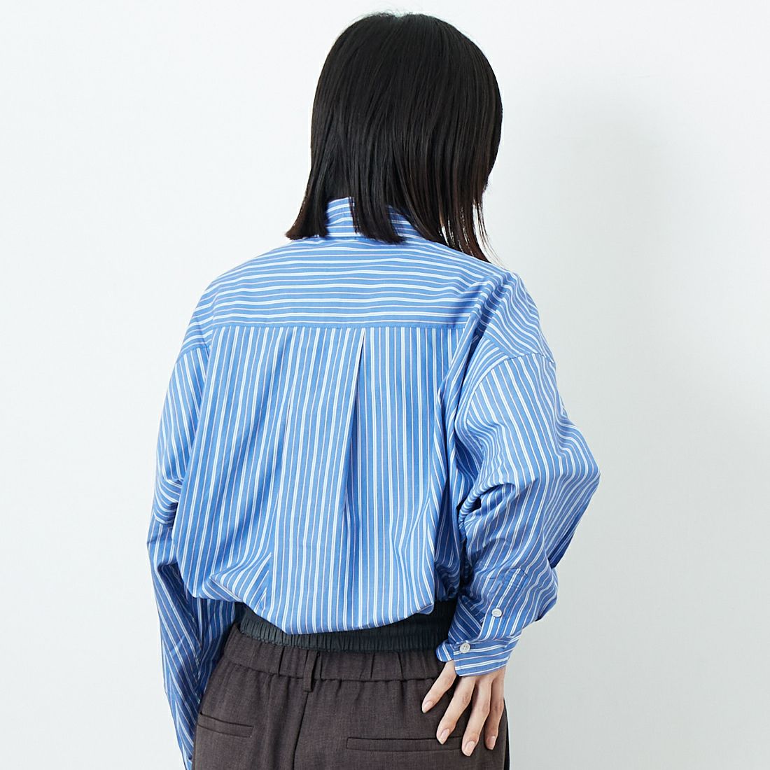 USINE [ユジーヌ] オーバーサイズドレスシャツ [IN1-SH-5] BLU ST &&モデル身長：162cm 着用サイズ：F&&