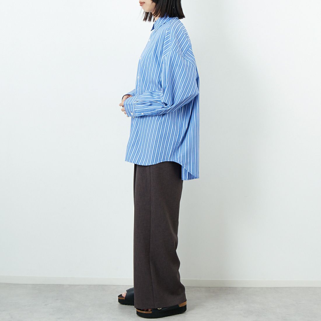 USINE [ユジーヌ] オーバーサイズドレスシャツ [IN1-SH-5] BLU ST &&モデル身長：162cm 着用サイズ：F&&