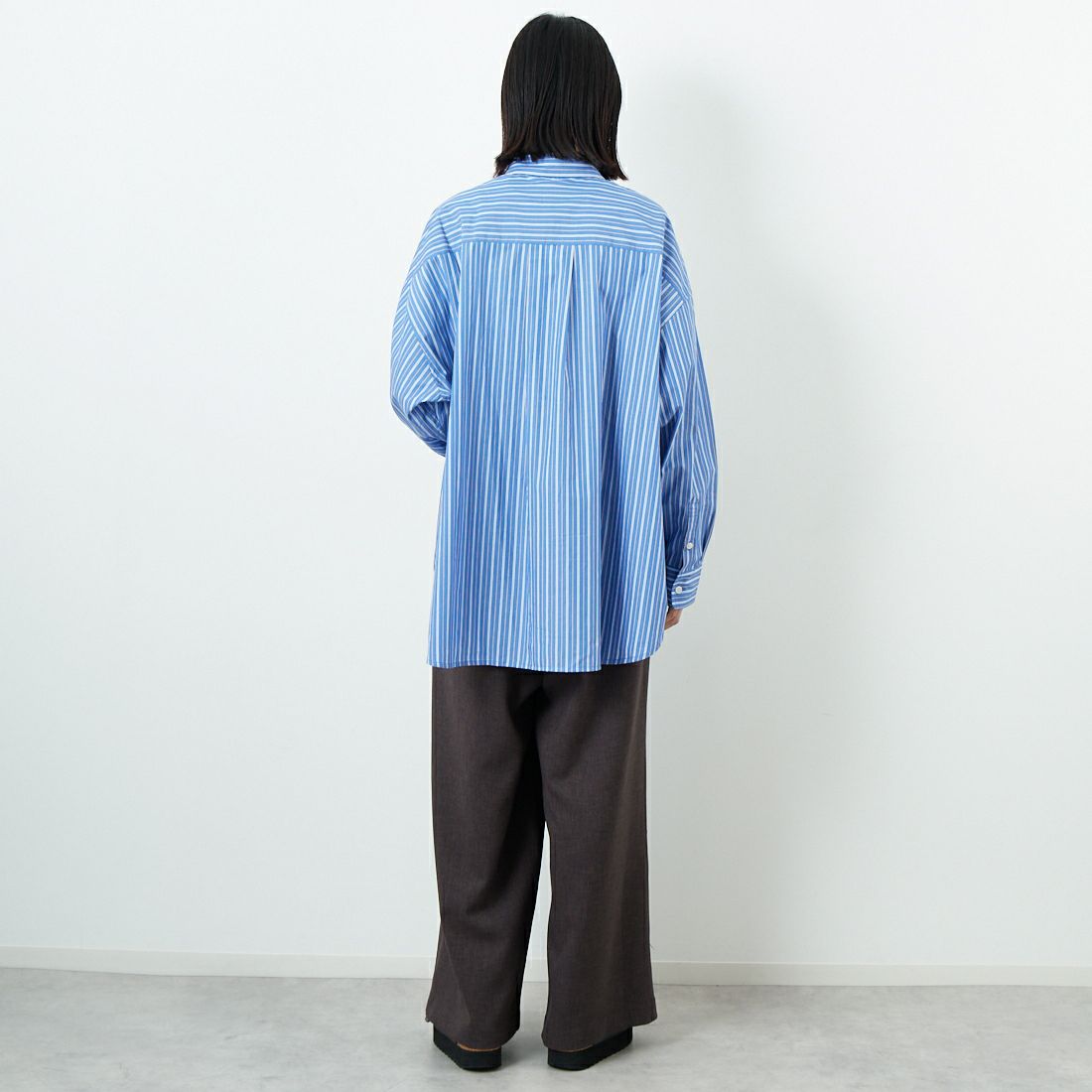 USINE [ユジーヌ] オーバーサイズドレスシャツ [IN1-SH-5] BLU ST &&モデル身長：162cm 着用サイズ：F&&