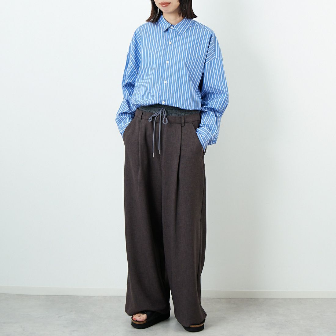 USINE [ユジーヌ] オーバーサイズドレスシャツ [IN1-SH-5] BLU ST &&モデル身長：162cm 着用サイズ：F&&