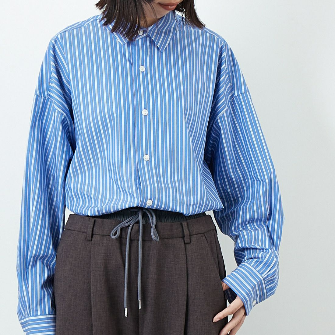 USINE [ユジーヌ] オーバーサイズドレスシャツ [IN1-SH-5] BLU ST &&モデル身長：162cm 着用サイズ：F&&