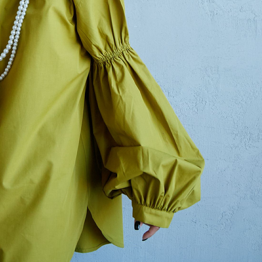 USINE [ユジーヌ] 袖ボリュームチュニックブラウス [IN2-SH-5] MUSTARD &&モデル身長：150cm 着用サイズ：F&&