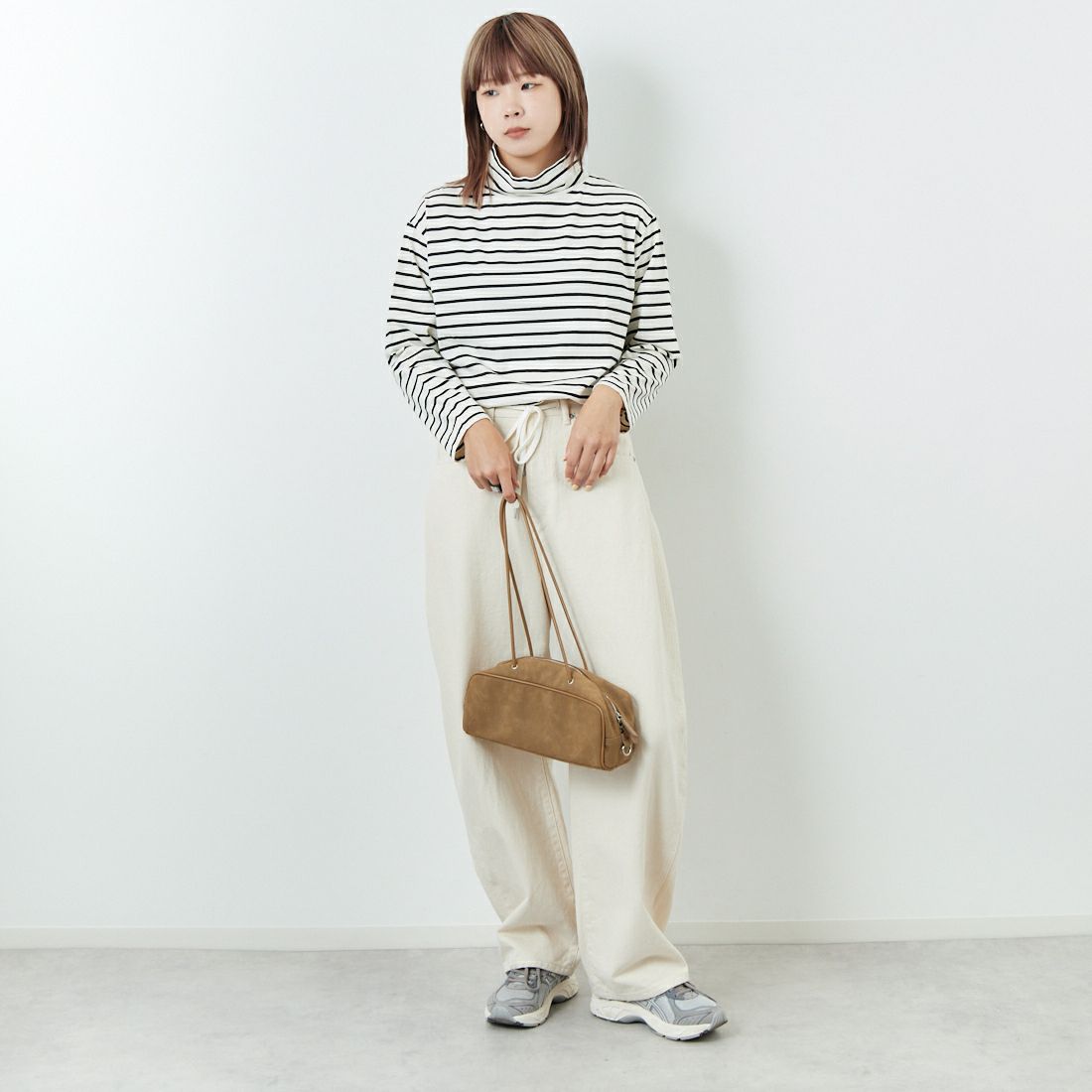 tumugu: [ツムグ] 裾ラウンドハイネックロングボーダーTシャツ [TC22301-BA] 9L BORDER &&モデル身長：167cm 着用サイズ：F&&