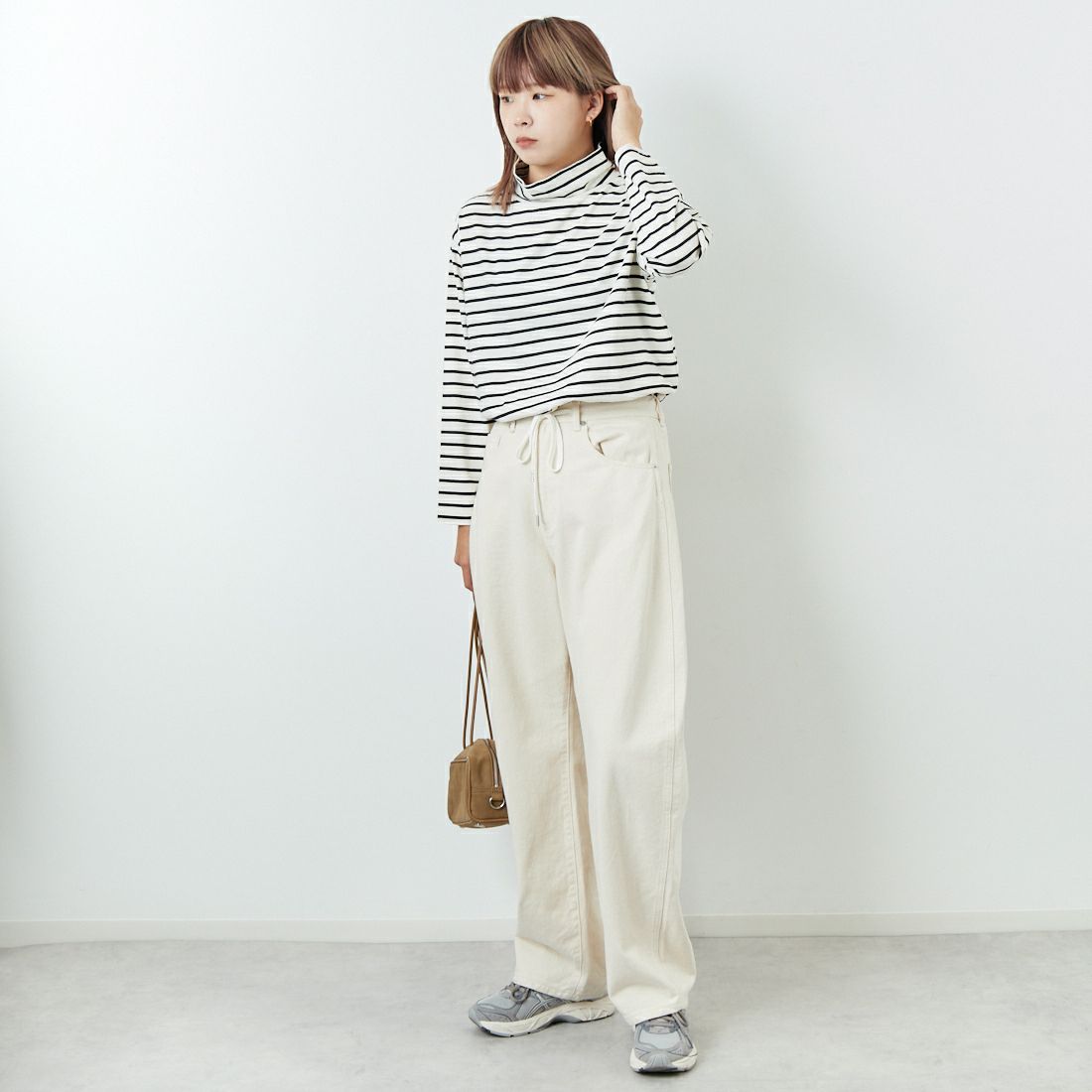 tumugu: [ツムグ] 裾ラウンドハイネックロングボーダーTシャツ [TC22301-BA] 9L BORDER &&モデル身長：167cm 着用サイズ：F&&