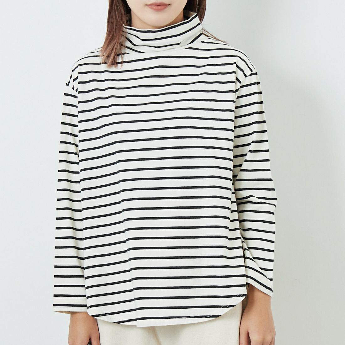 tumugu: [ツムグ] 裾ラウンドハイネックロングボーダーTシャツ [TC22301-BA] 9L BORDER &&モデル身長：167cm 着用サイズ：F&&