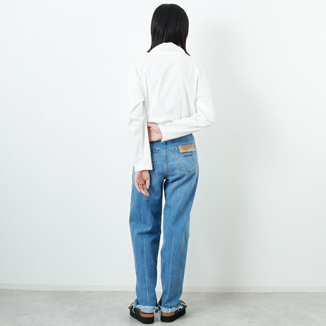 tumugu: [ツムグ] 裾ラウンドハイネックロングTシャツ [TC22301] 02 OFF &&モデル身長：162cm 着用サイズ：F&&