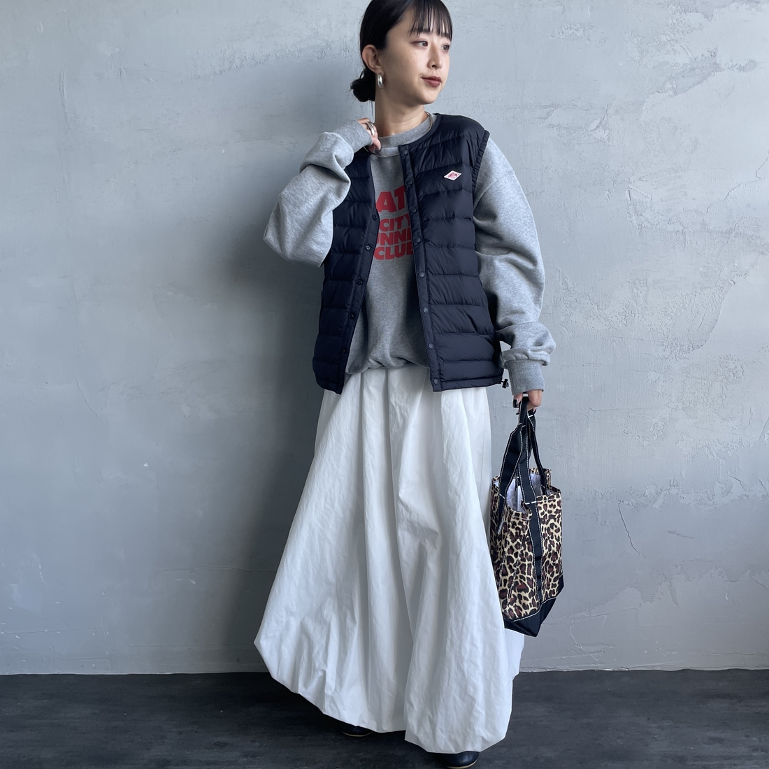 DANTON [ダントン] インナーダウン クルーネックベスト [DT-A0002RRT] BLACK &&モデル身長：150cm 着用サイズ：S&&