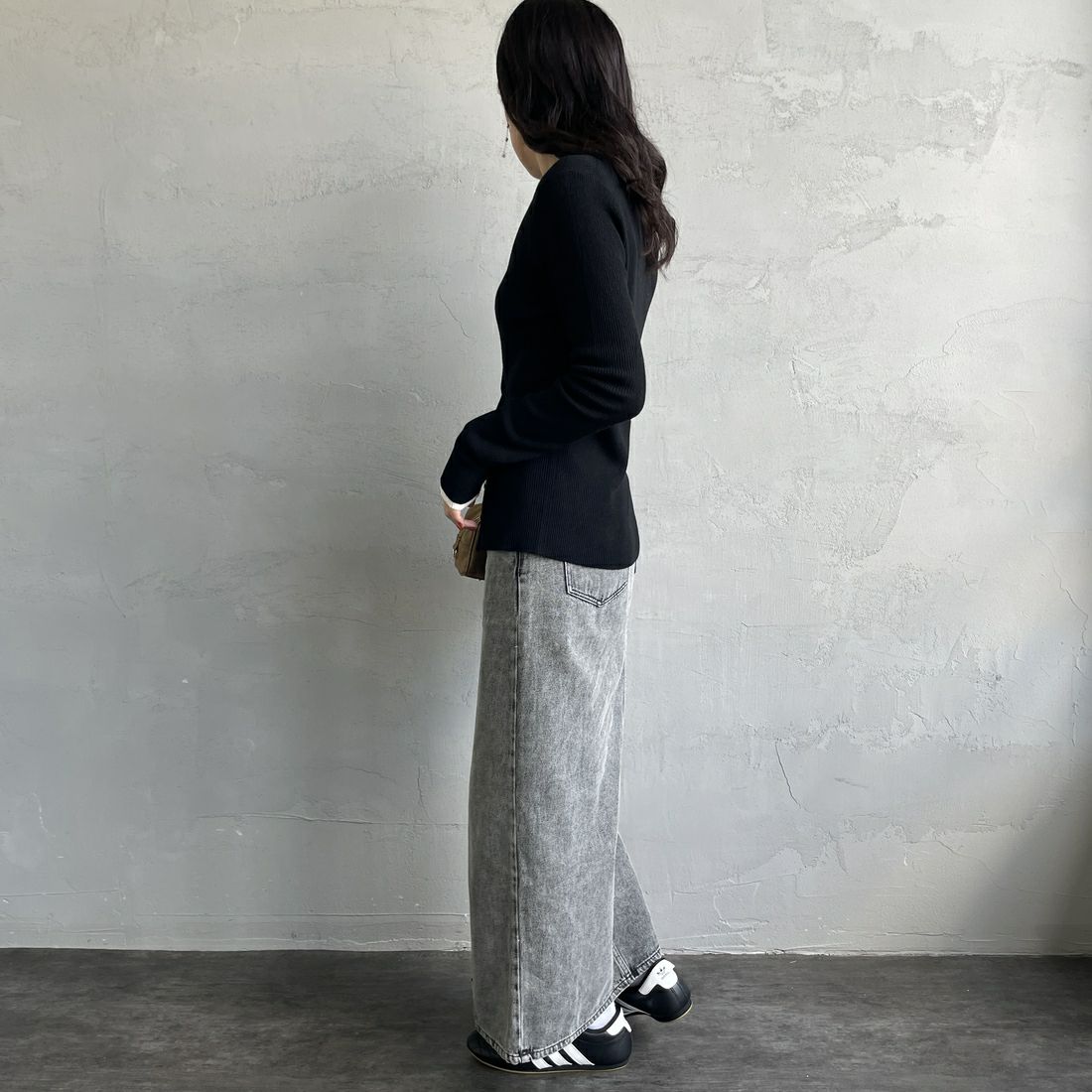 Jeans Factory Clothes [ジーンズファクトリークローズ] コットンデニムナロースカート [JFC-254-066] ACID BLACK &&モデル身長：160cm 着用サイズ：XS&&