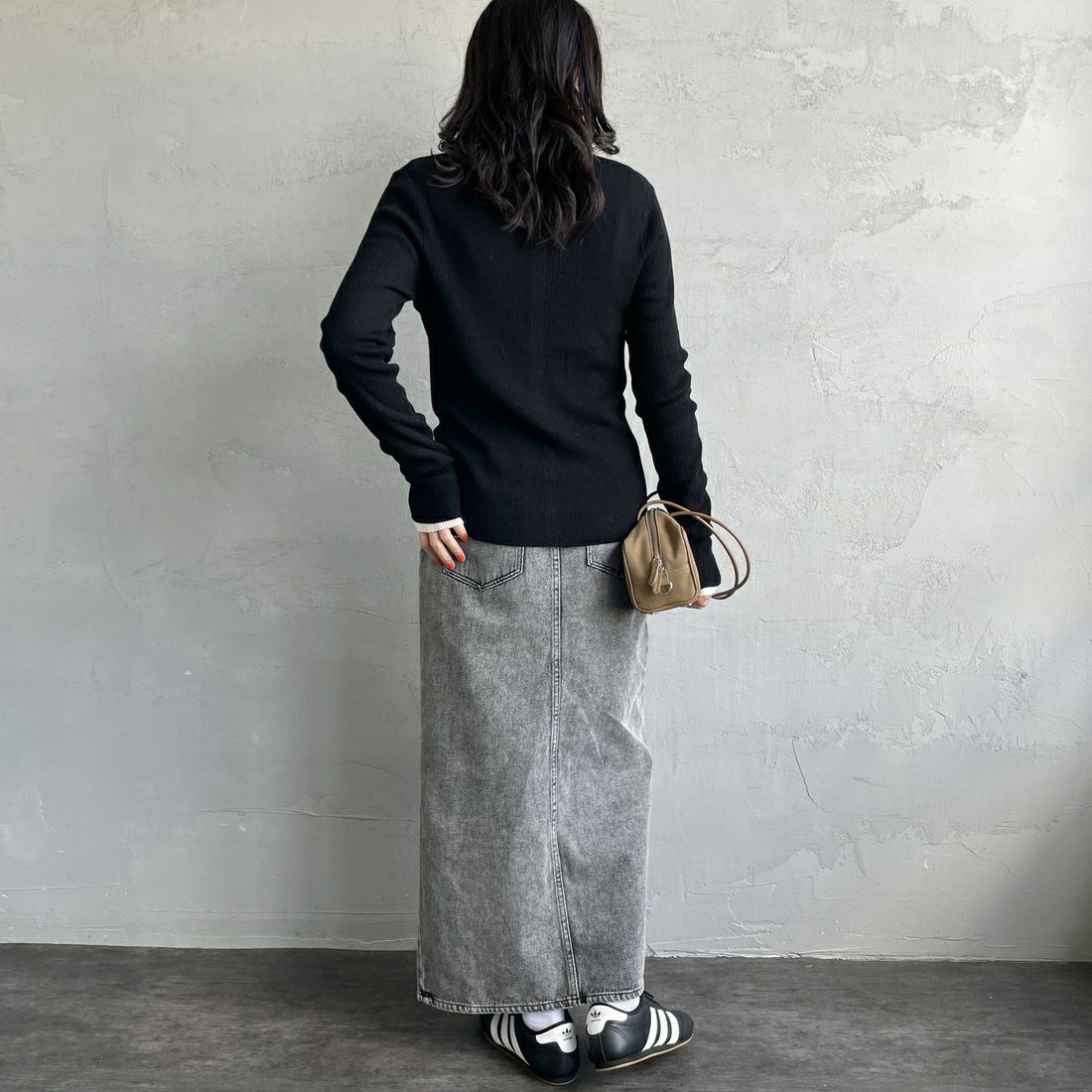 Jeans Factory Clothes [ジーンズファクトリークローズ] コットンデニムナロースカート [JFC-254-066] ACID BLACK &&モデル身長：160cm 着用サイズ：XS&&