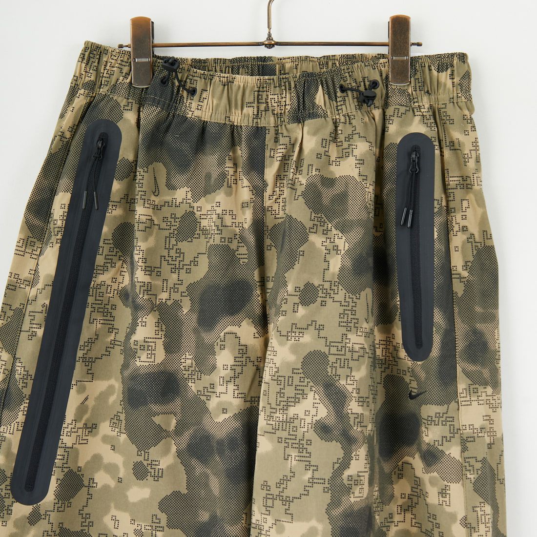 NIKE [ナイキ] Dri-FIT ウーブンカモ柄ルーズフィットパンツ [HV0973] 210 NEUTRA